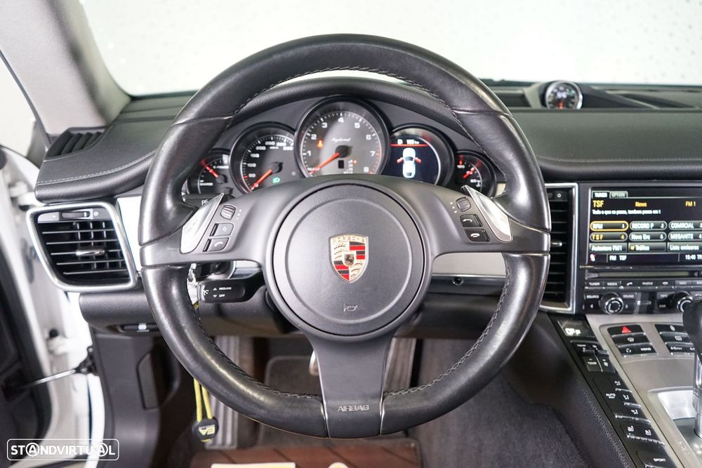 Porsche Panamera S Hybrid - 24