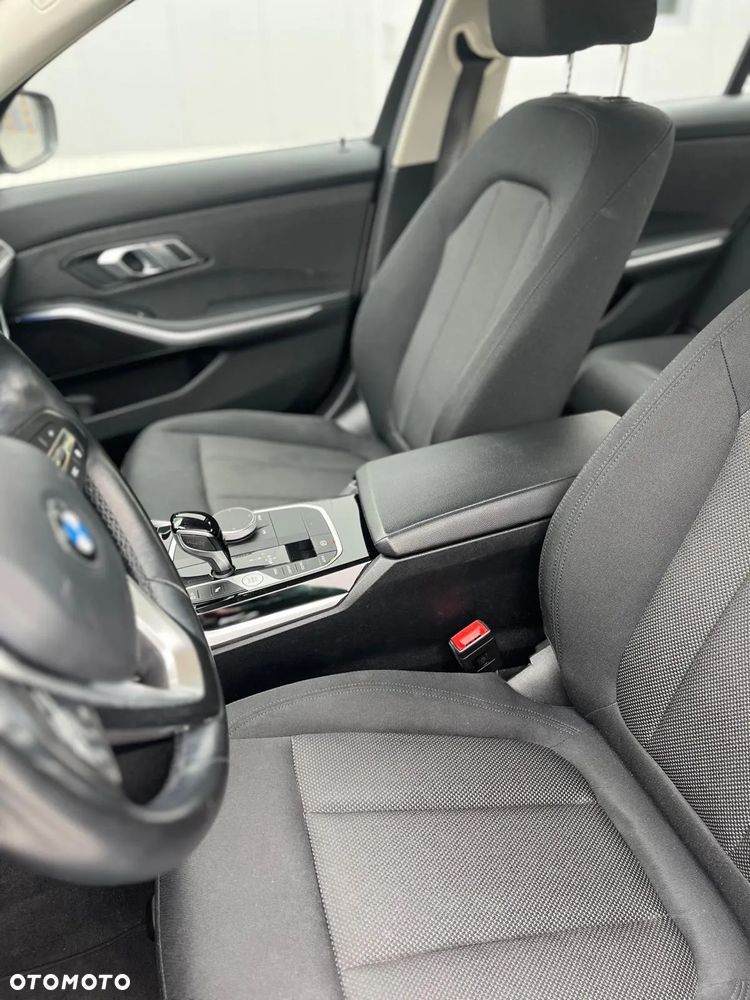 BMW Seria 3 318d Advantage - 16