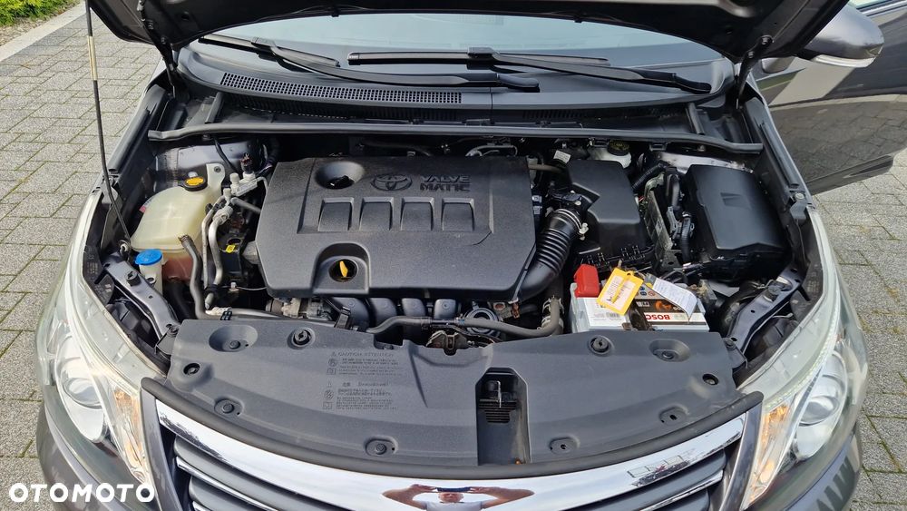 Toyota Avensis Combi 1.8 Executive - 34