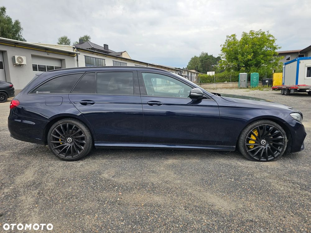 Mercedes-Benz Klasa E 220 d 4Matic 9G-TRONIC AMG Line - 11