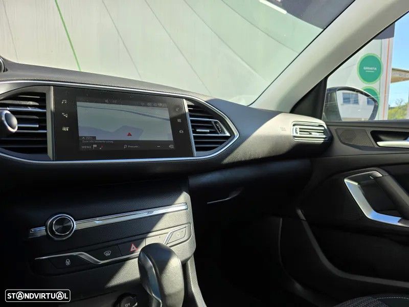 Peugeot 308 SW BlueHDi 130 EAT6 Stop & Start Active - 25