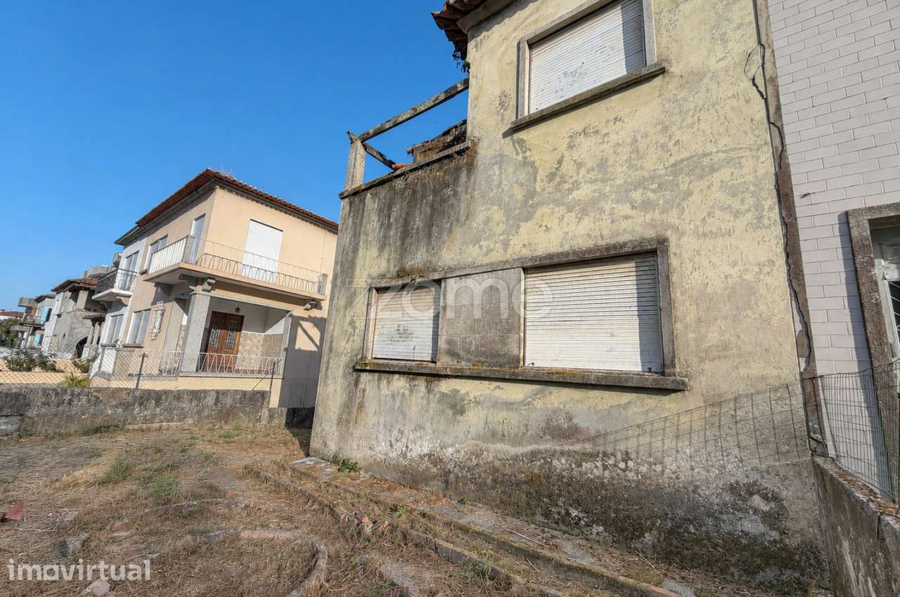 Moradia T4 para Reabilitação | Centro de Famalicão - Grande imagem: 2/21