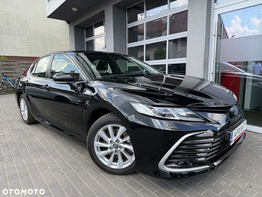 Toyota Camry 2.5 Hybrid Comfort CVT - 24