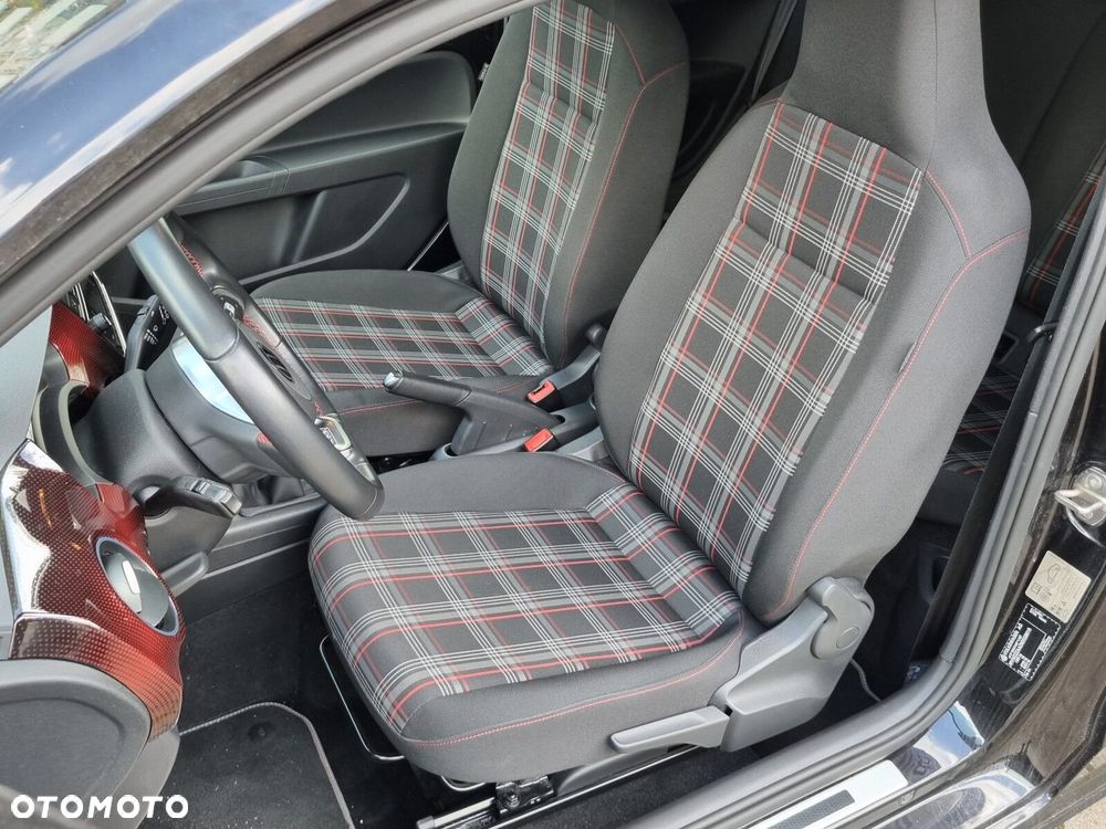 Volkswagen up! 1.0 TSI GTI - 10