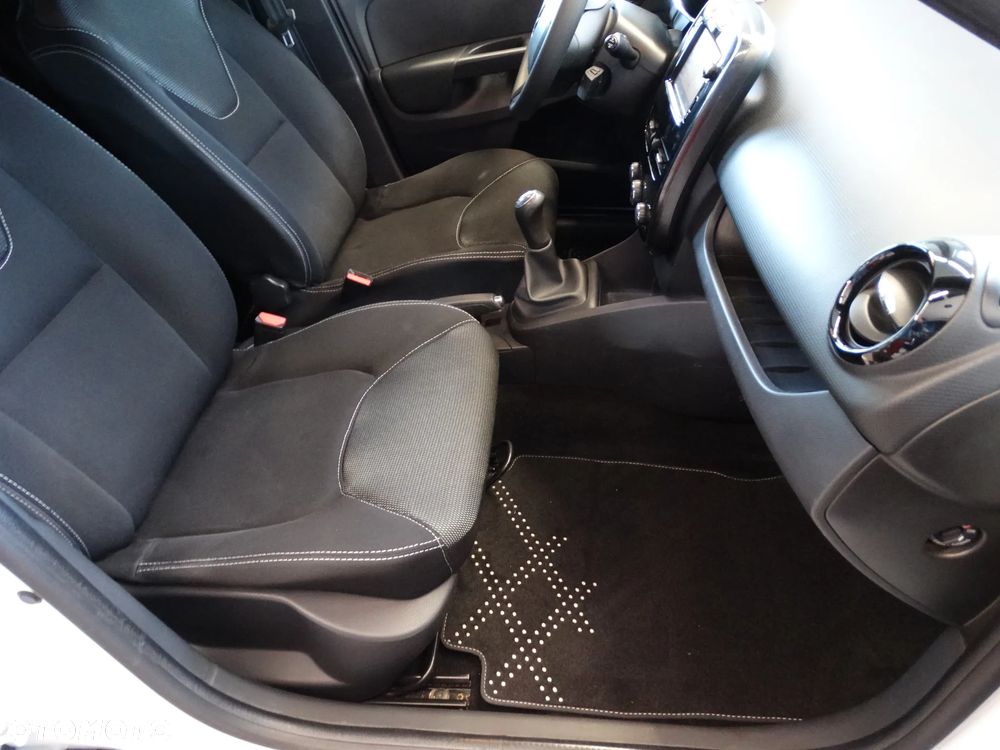Renault Clio 1.2 16V Intens - 29