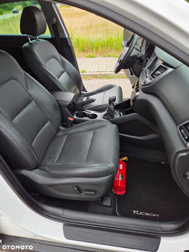 Hyundai Tucson blue 1.7 CRDi 2WD Intro Edition - 11