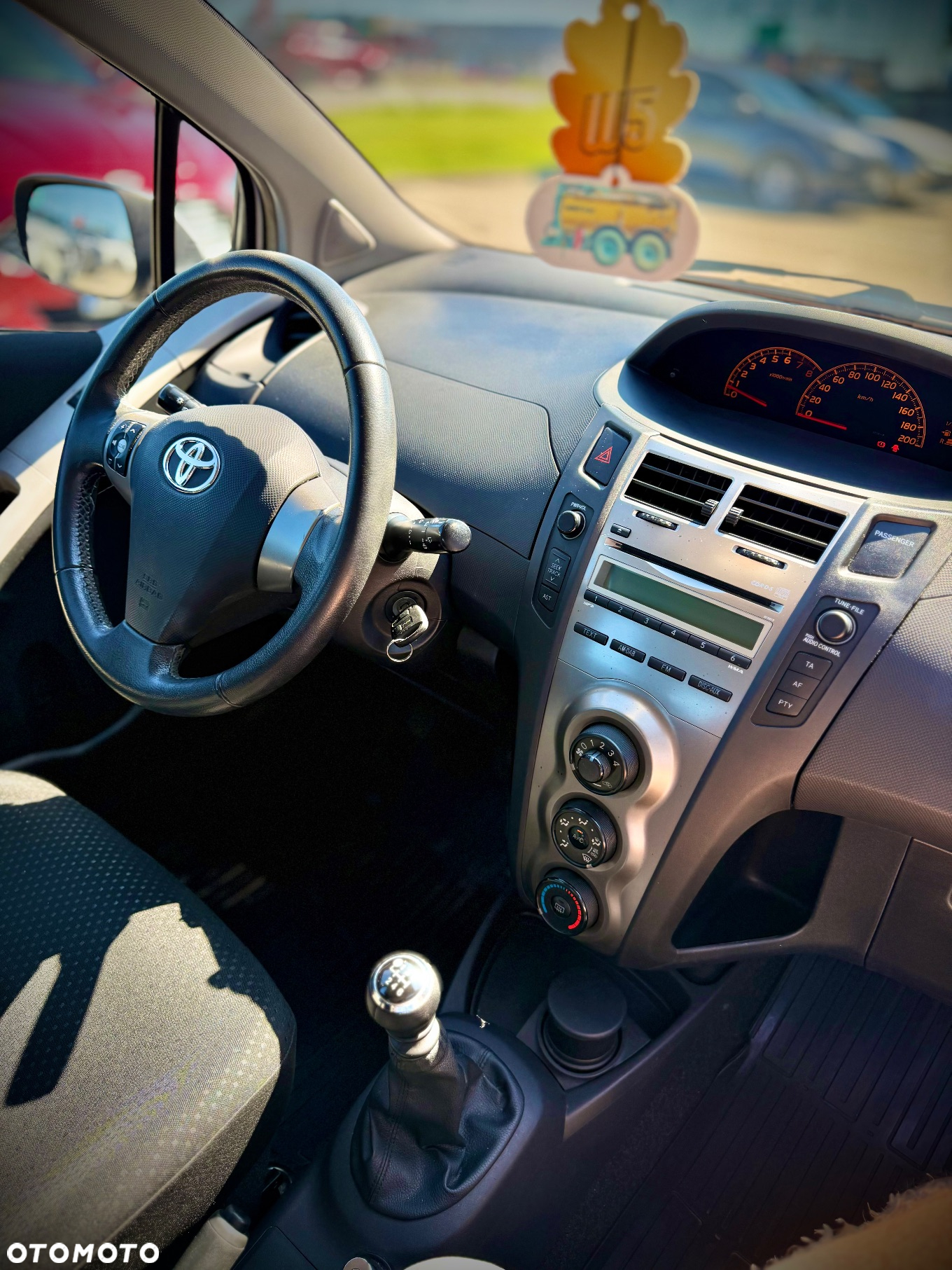 Toyota Yaris 1.33 Premium - 12