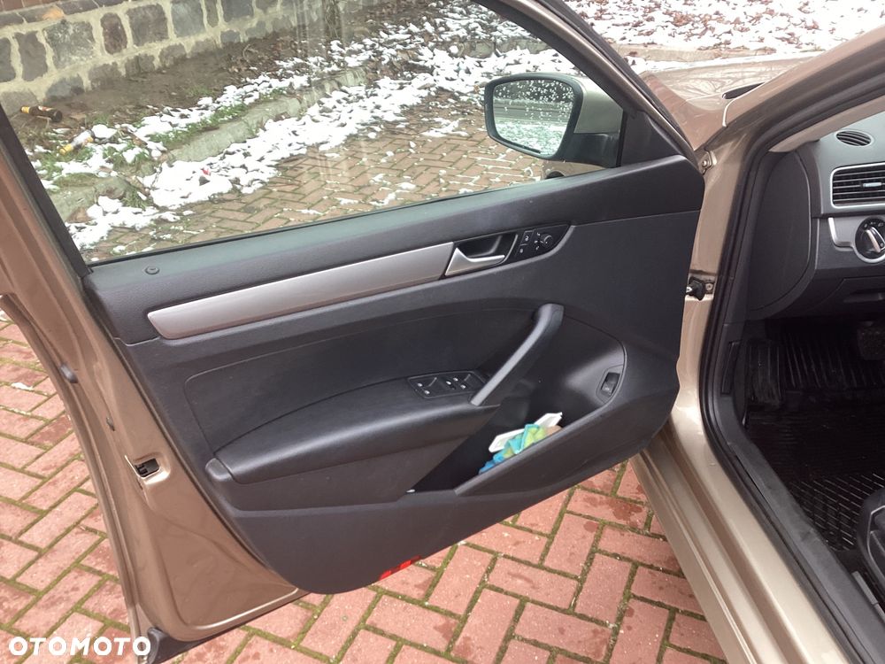 Volkswagen Passat - 10