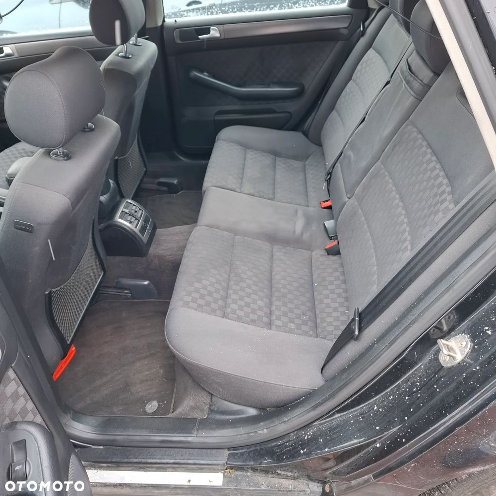 Audi A6 Avant 2.4 Multitronic - 12