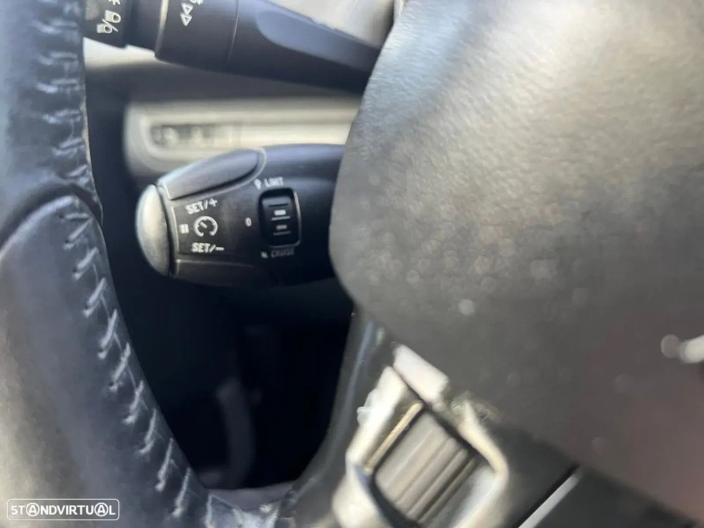Peugeot 2008 - 21