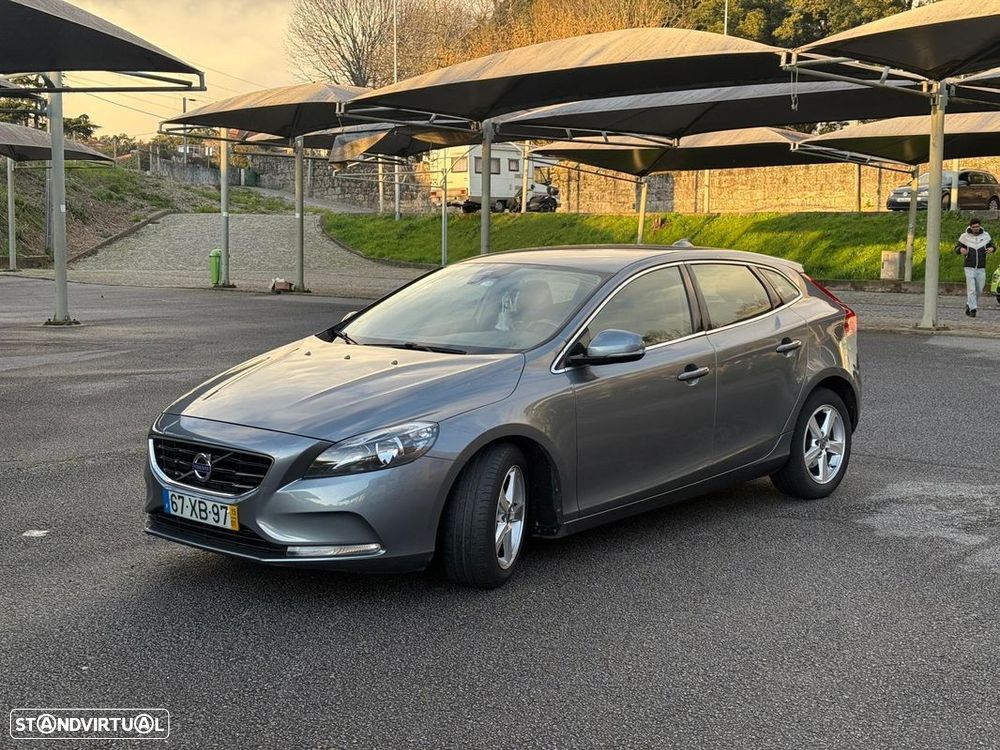 Volvo V40 1.6 D2 Momentum Eco - 4