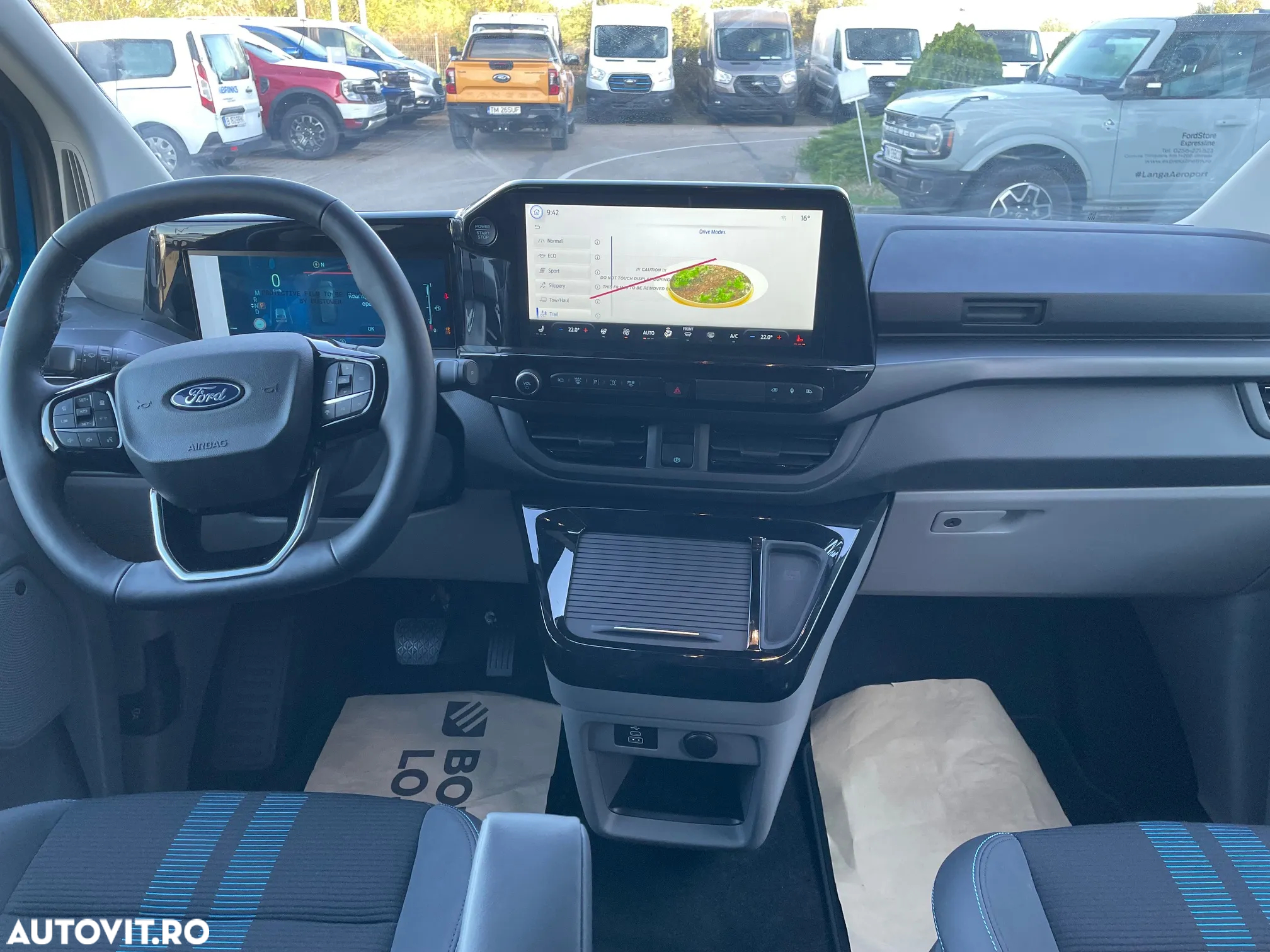 Ford Tourneo Custom - 17