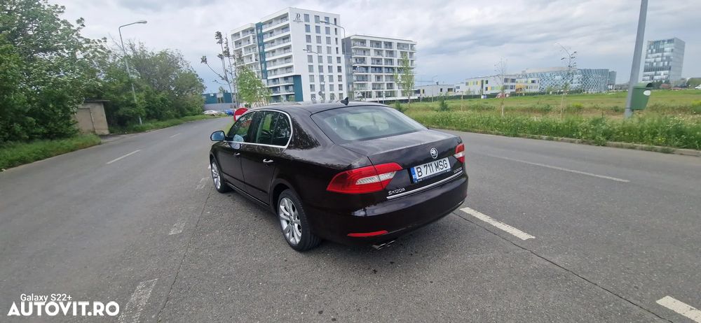 Skoda Superb 2.0 TDI PD Comfort - 3