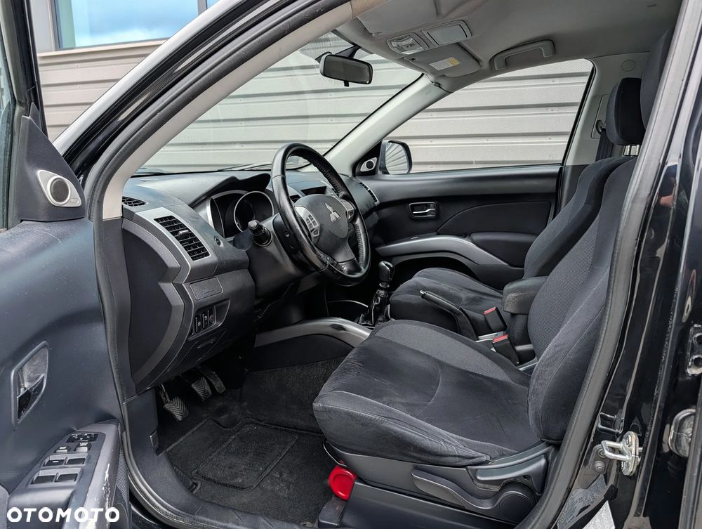 Mitsubishi Outlander 2.0 DI-D 4WD Instyle - 13