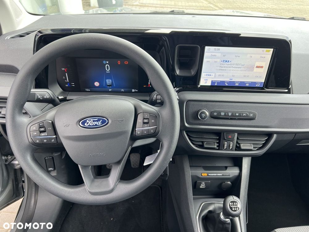 Ford Transit Courier - 13