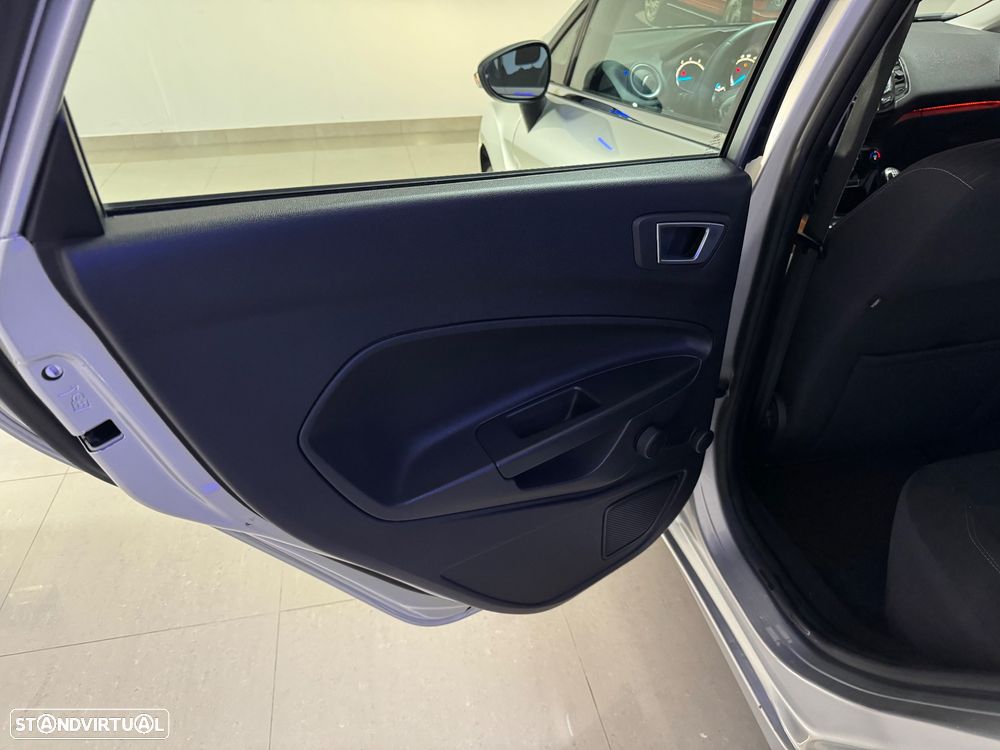 Ford Fiesta 1.0 T EcoBoost Titanium - 31