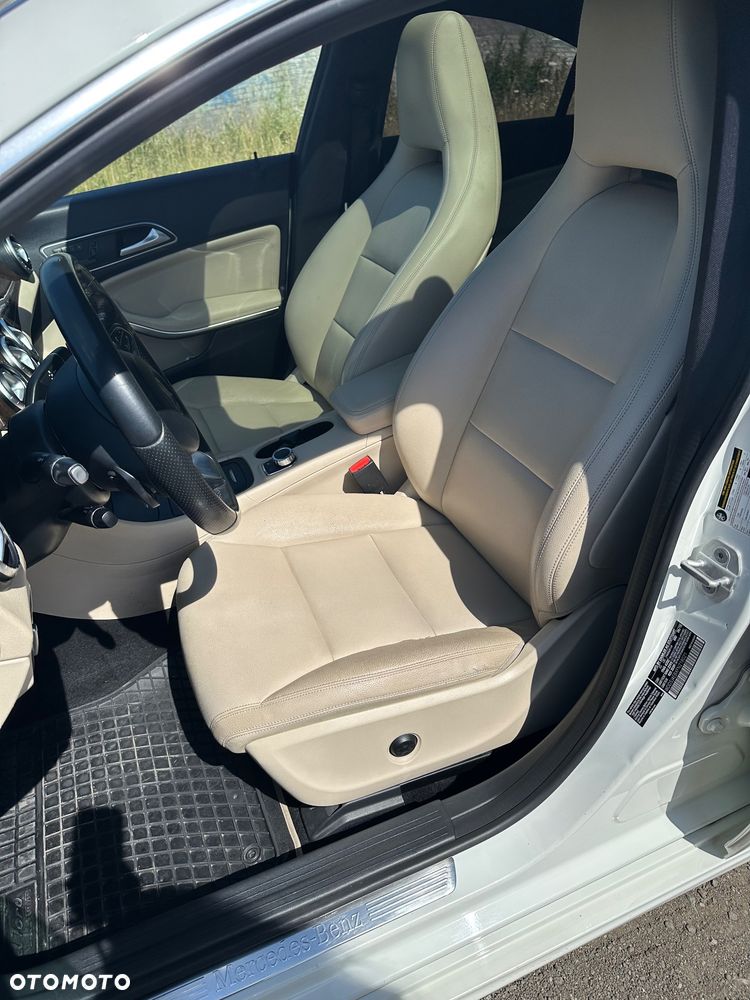 Mercedes-Benz CLA 250 4-Matic - 11