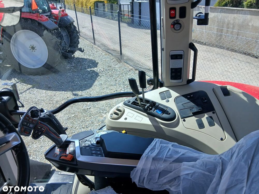 Massey Ferguson 5S.105 Dyna-6 z ładowaczem czołowym FL.4121 - 7