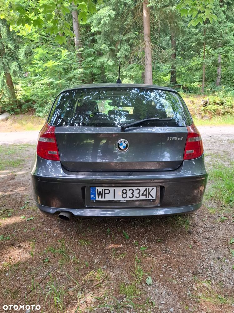 BMW Seria 1 118d DPF - 8