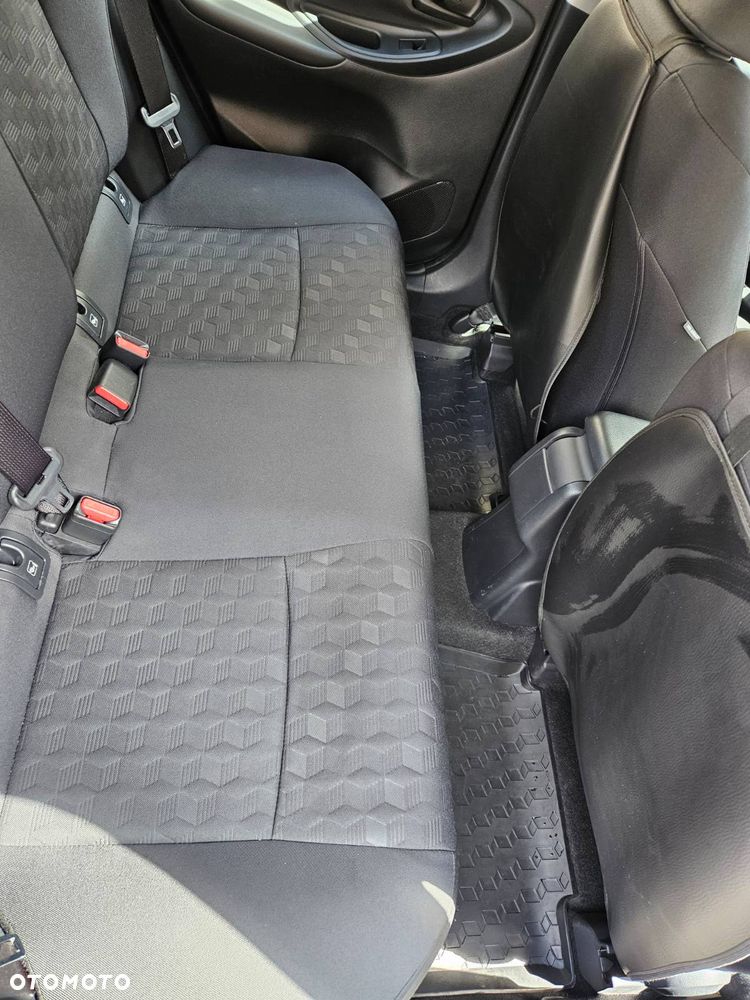 Toyota Yaris - 13