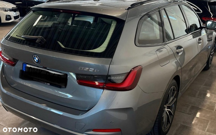 BMW Seria 3 ver-330e-sport-line - 3
