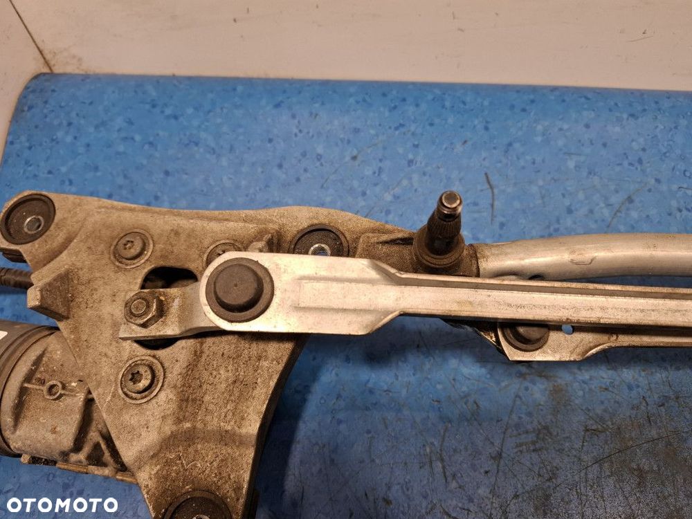 VOLVO V50 MECHANIZM SILNICZEK WYCIERACZEK PRZÓD 0390241924 D 4204 T - 4