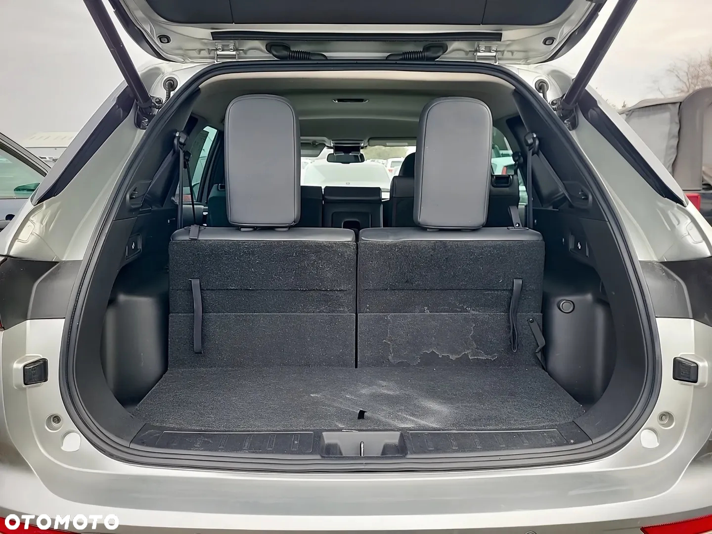 Mitsubishi Outlander - 11