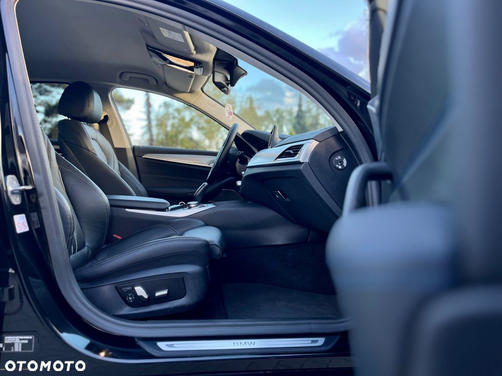 BMW Seria 5 518d - 19
