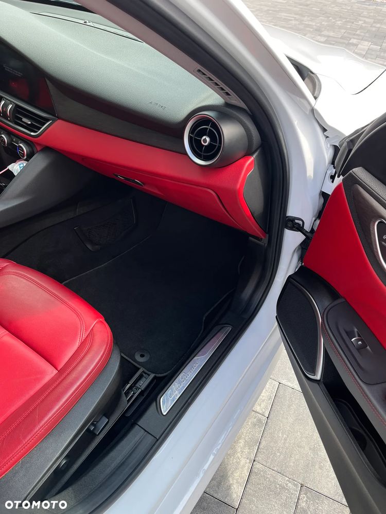 Alfa Romeo Giulia 2.0 Turbo TI Q4 - 24