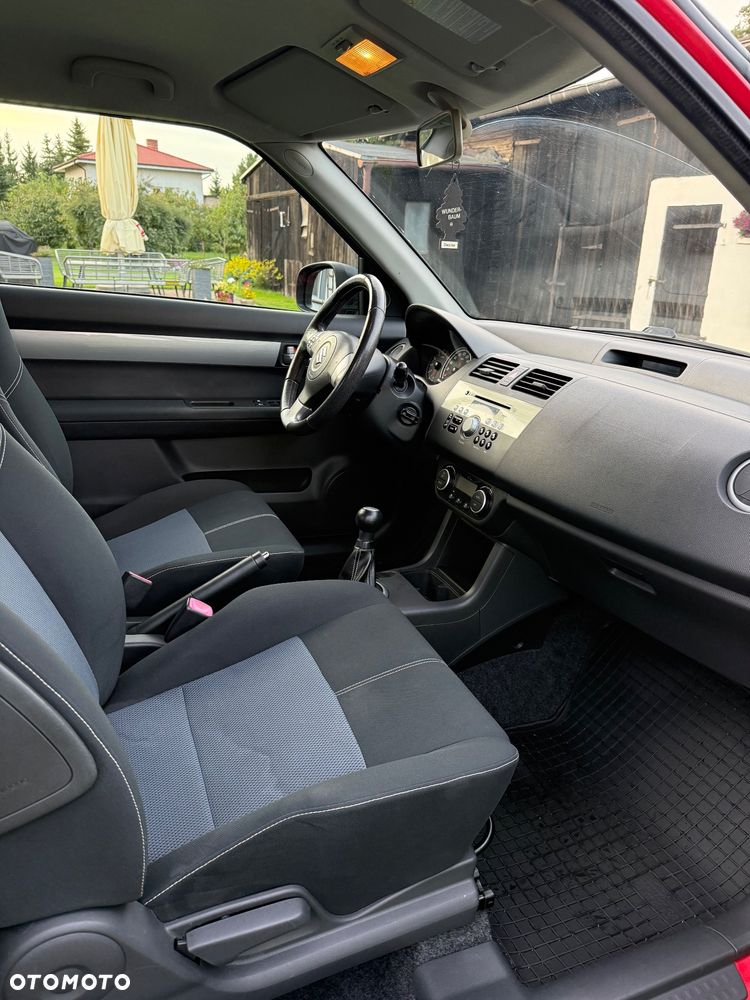 Suzuki Swift 1.3 Sunlight Edition - 9