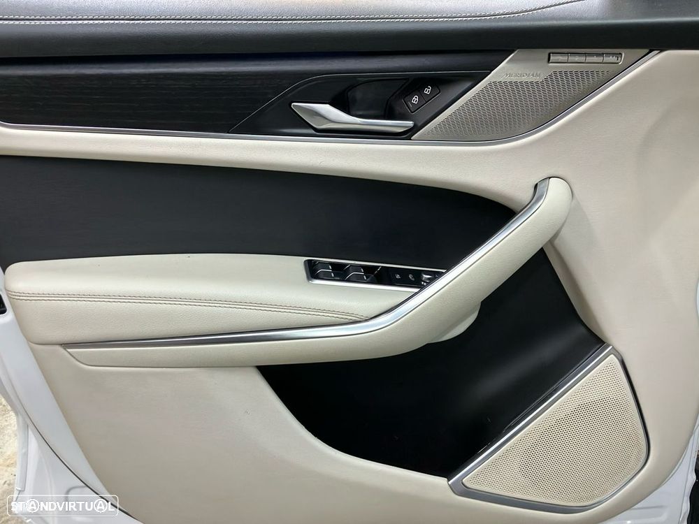 Jaguar F-Pace - 26