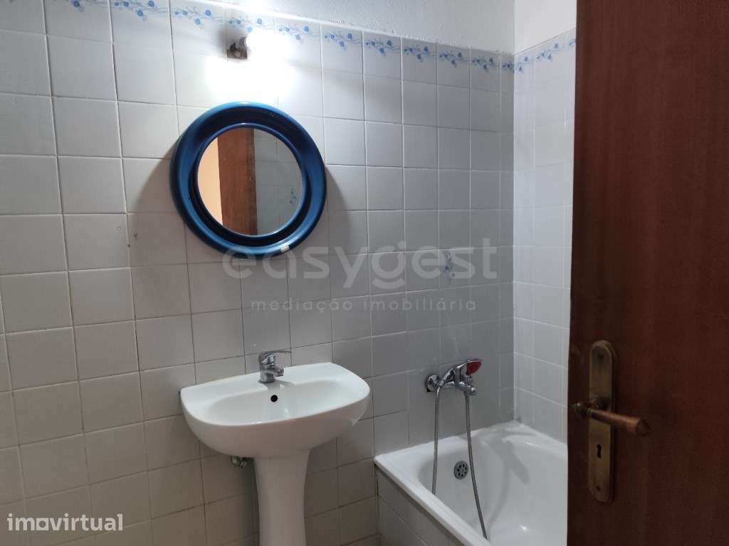 Apartamento T2 c/ varanda - Grande imagem: 2/24