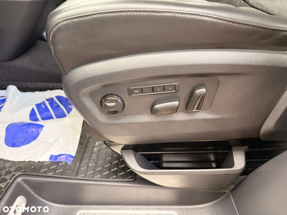 Volkswagen Multivan 2.0 TDI L1 Highline 4Motion DSG - 25