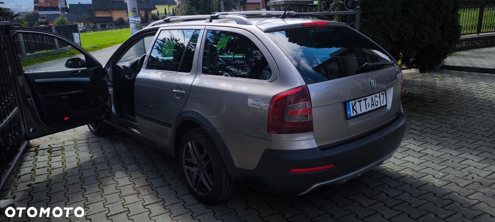 Skoda Octavia Scout 2.0 TDI DPF - 16