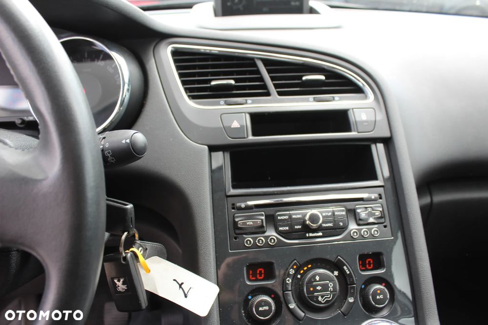 Peugeot 5008 120 VTi Premium - 24