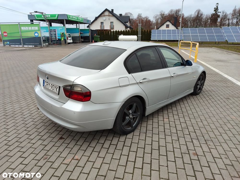 BMW Seria 3 318d - 4