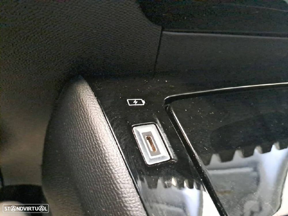 Peugeot 208 1.2 PureTech Allure EAT8 - 22
