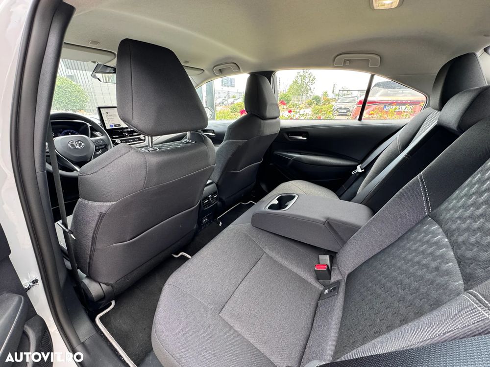 Toyota Corolla 1.8 HSD Business - 27