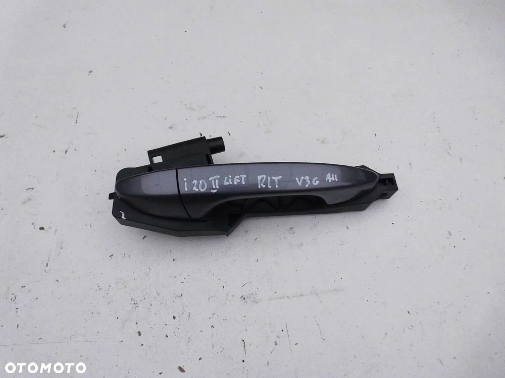KLAMKA ZEWNĘTRZNA DRZWI HYUNDAI I20 II LIFT SZARA V3G PRAWA TYLNA ORYGINAŁ