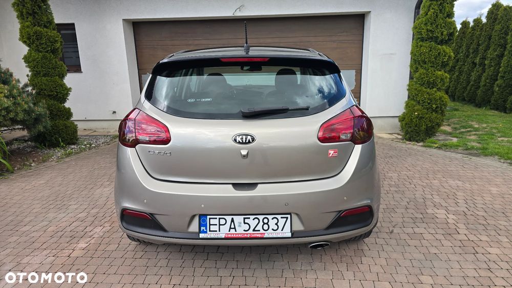 Kia Ceed - 8