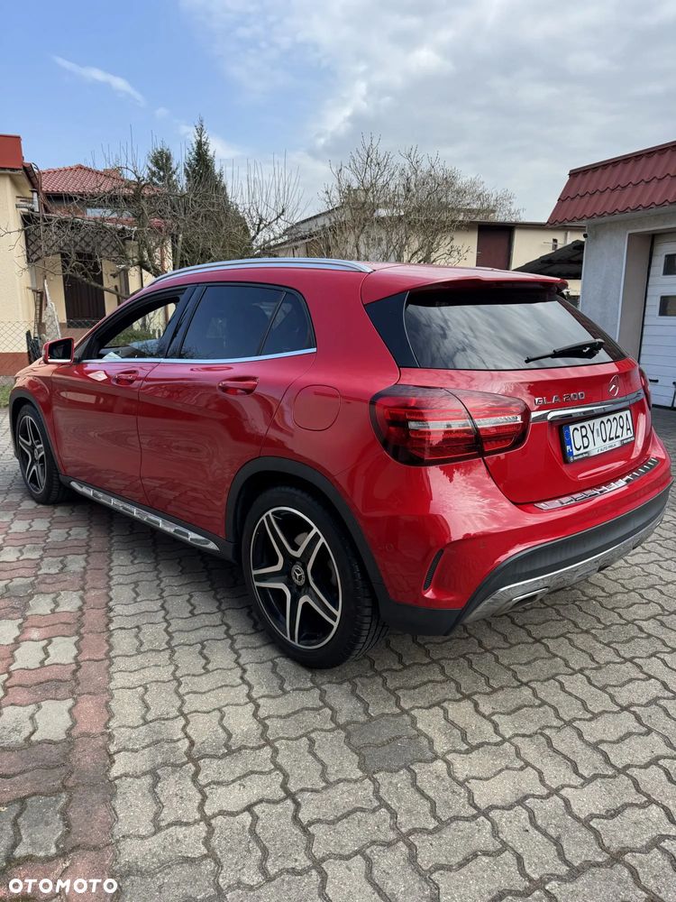 Mercedes-Benz GLA 200 7G-DCT AMG Line - 12