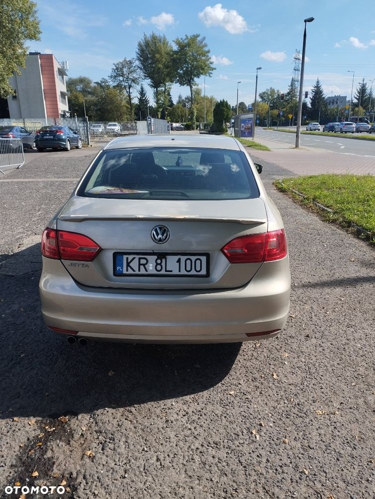Volkswagen Jetta - 9