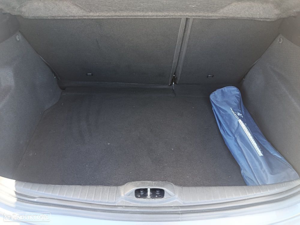 Peugeot 208 1.5 BlueHDi Signature - 18