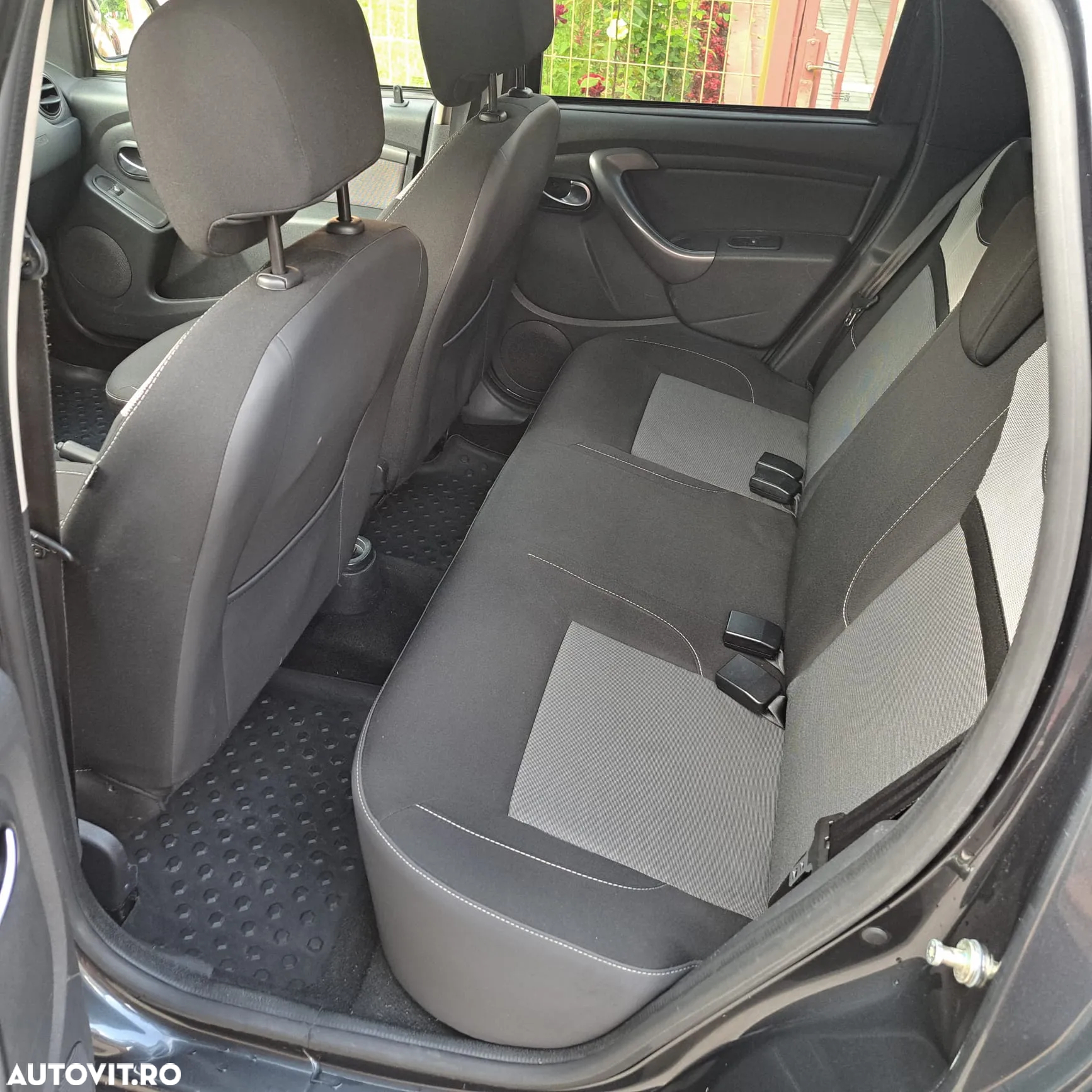 Dacia Duster 1.5 dCi 4x2 Laureate - 7