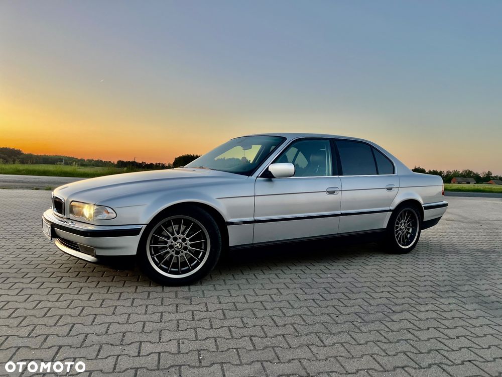 BMW Seria 7 735i L - 17