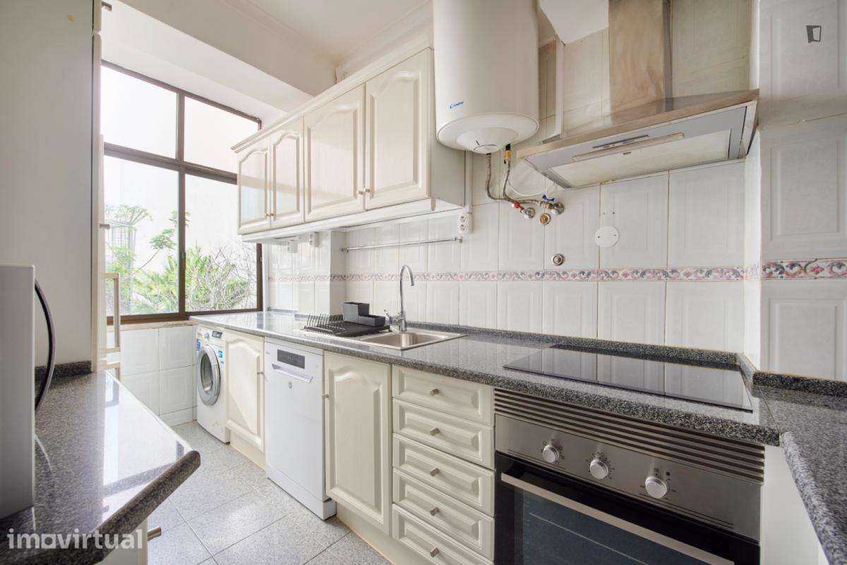 Quarto - localizado em Entrecampos Lisbon - Grande imagem: 2/30