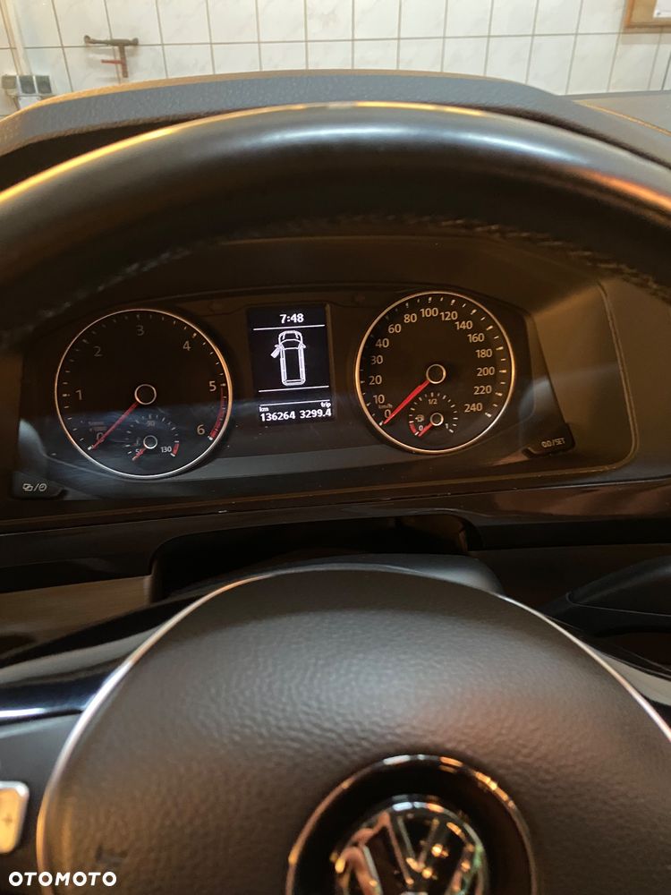 Volkswagen Multivan - 9