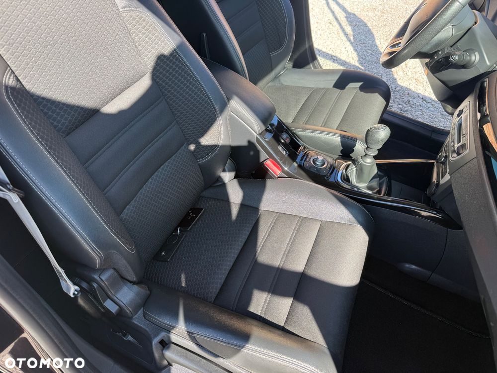 Renault Megane ENERGY TCe 130 BOSE EDITION - 27