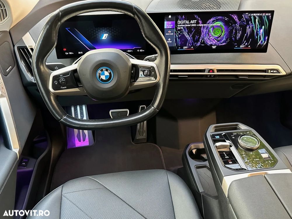 BMW iX - 16