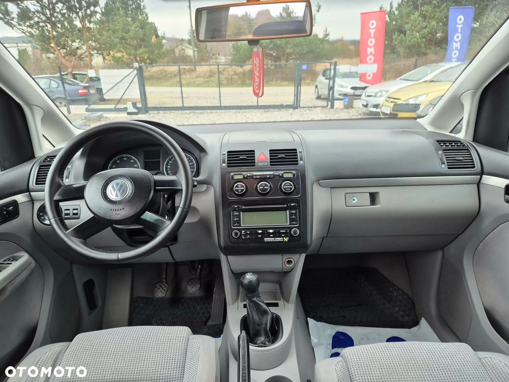 Volkswagen Touran 2.0 FSI Highline - 15